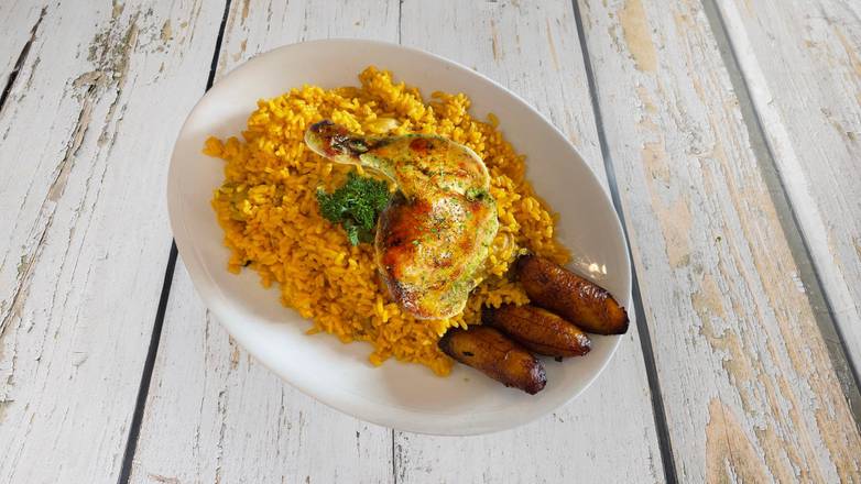 1/4 Chicken and Yellow Rice - Arroz con 1/4 de Pollo