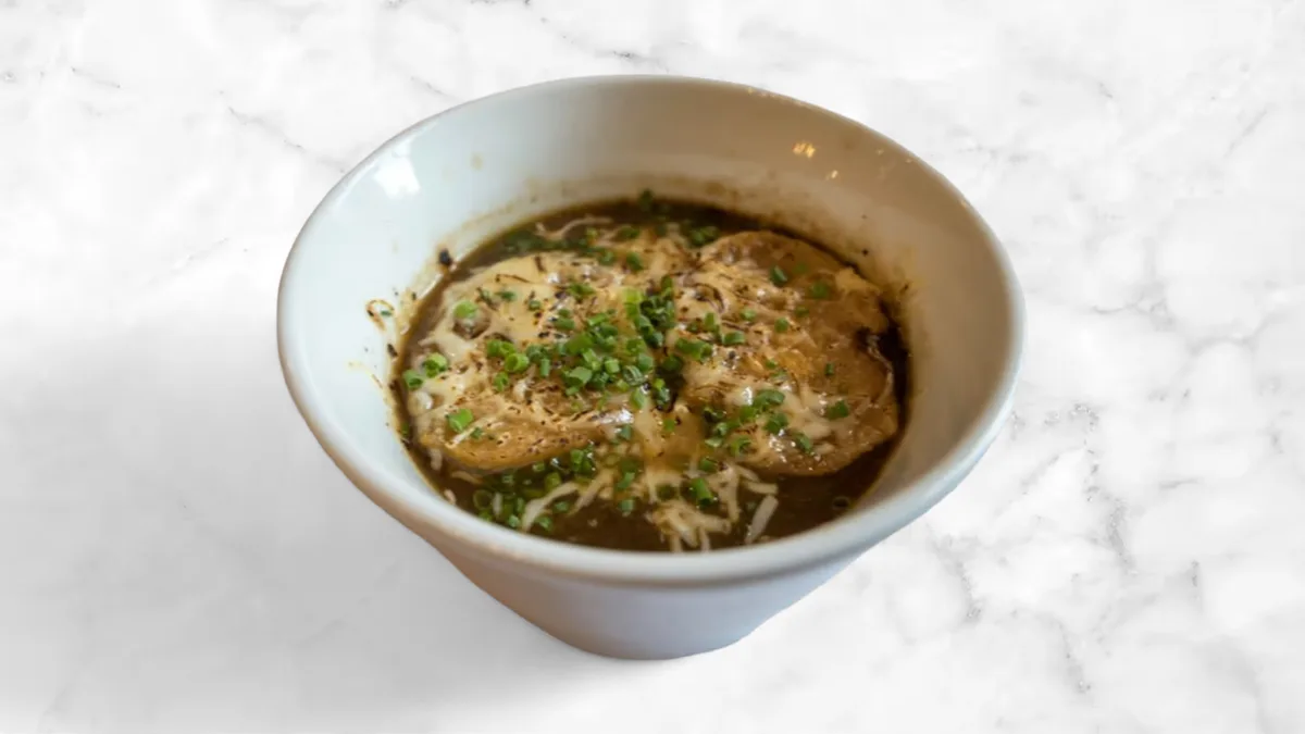 Onion Soup / Soupe a l'Oignon