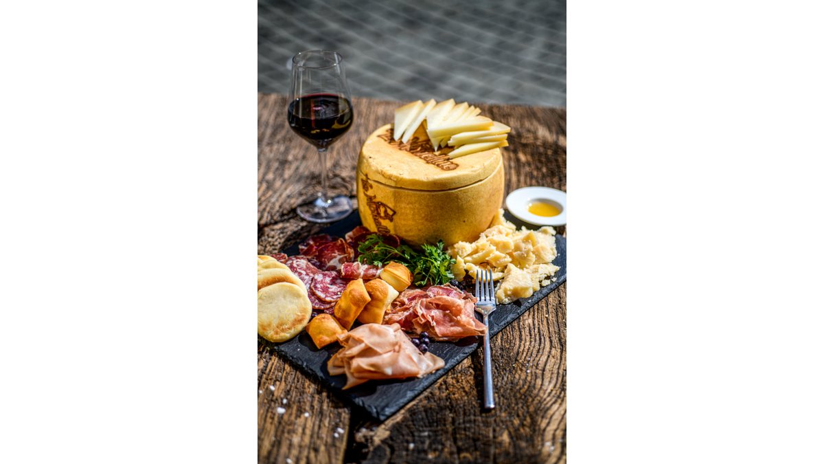Platou mezeluri și brânzeturi italienești