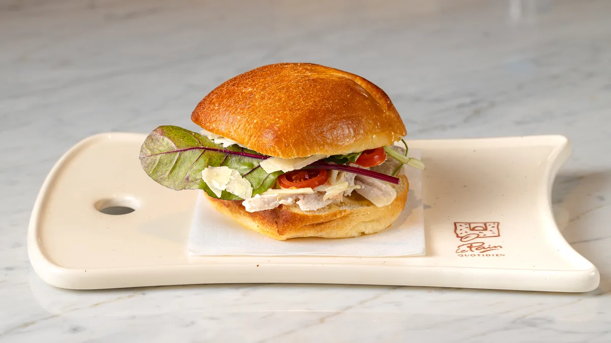 Chicken Caesar Bun