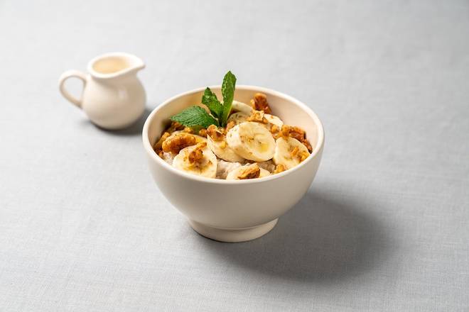Organic Steel-Cut Oatmeal with Honey Walnuts and Banana