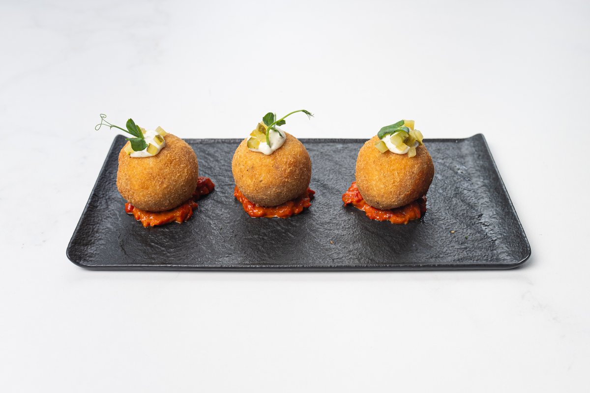 Arancini-panirane kuglice od pirinča sa pančetom i vlašcem