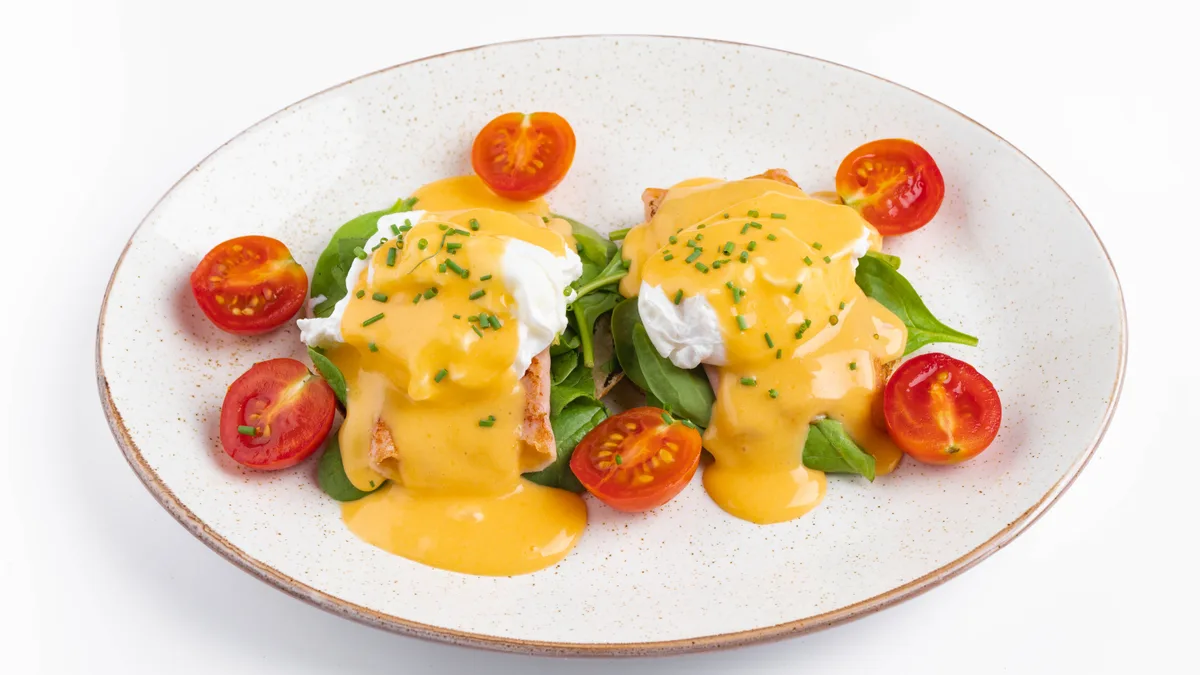 Eggs benedict