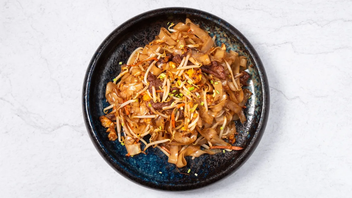 RN1. Fried Flat Rice Noodles