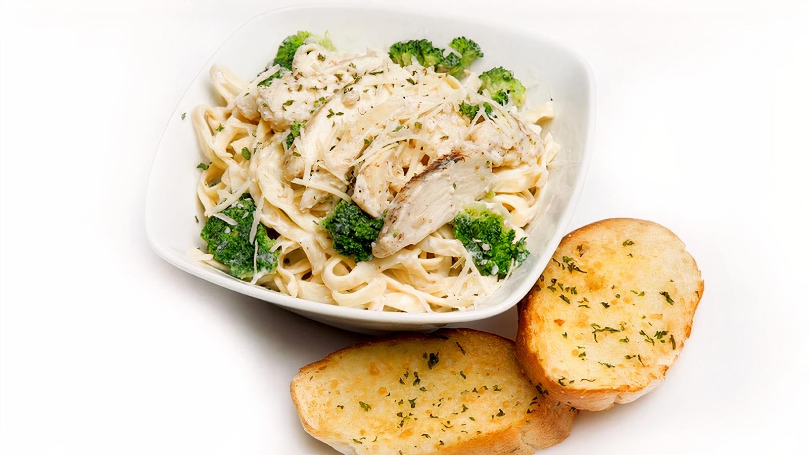 Chicken and Broccoli Fettuccine Alfredo