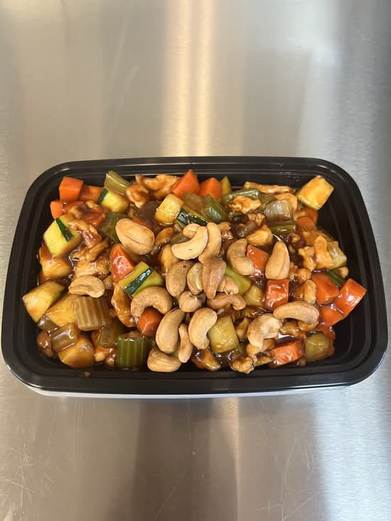 Chicken with Cashew Nuts