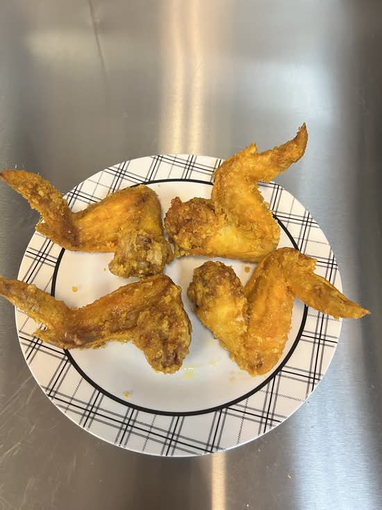 Fried Chicken Wings (4 pcs)