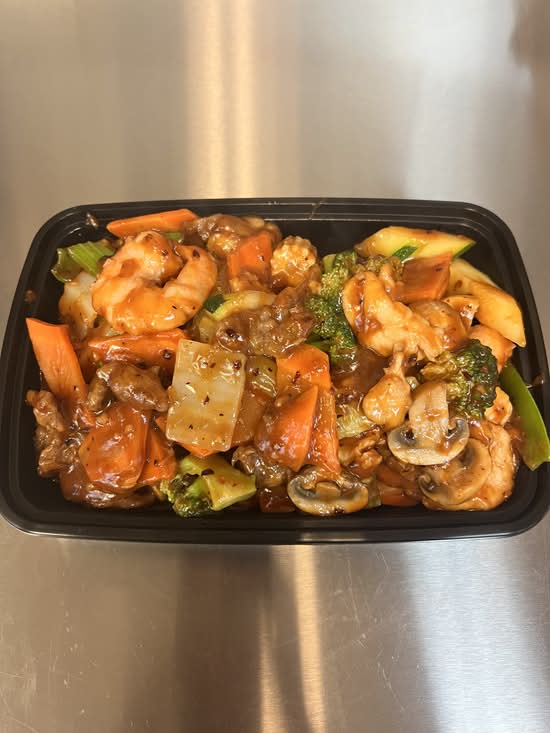 Triple Delight with Garlic Sauce