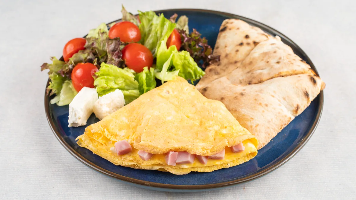 Omlet sa šunkom i sirom