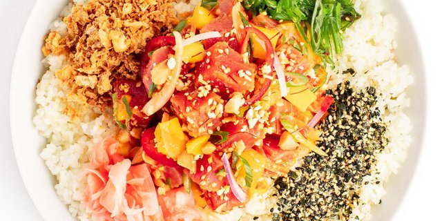 Spicy Hawaiian Ahi Tuna Poke Bowl