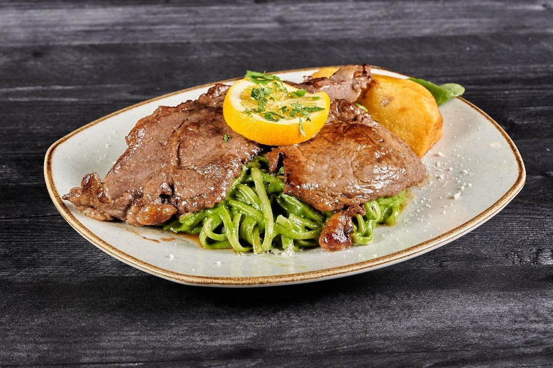 Tallarin Verde con Bistec
