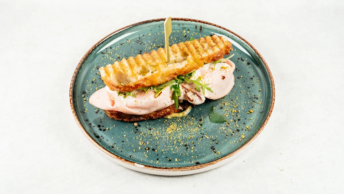 Mortadella pistachio