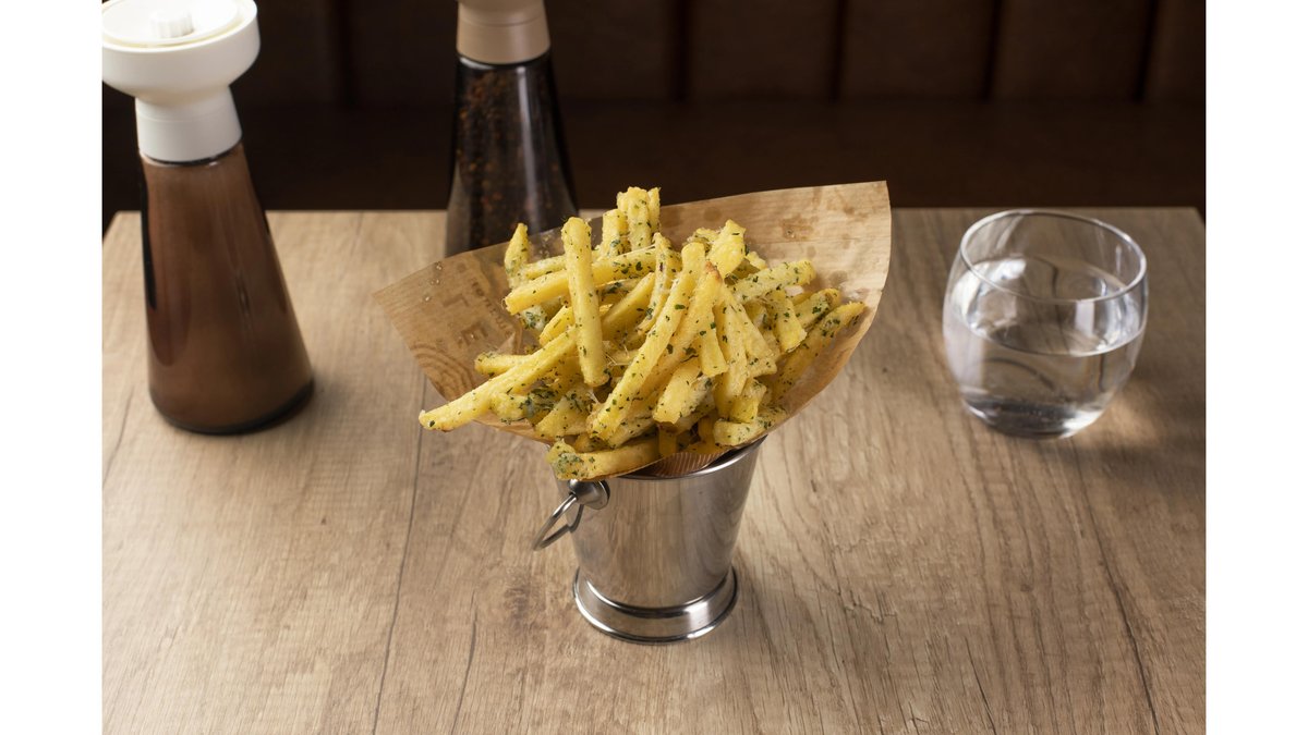 Cartofi parmesan and usturoi