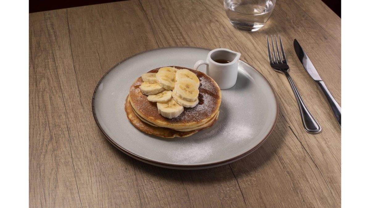 Clătite americane cu banane and sirop de arțar
