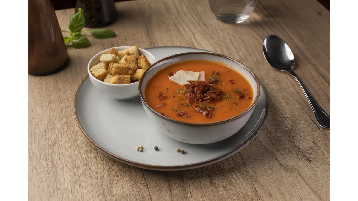 Supă cremă de legume cu bacon and parmesan 380g