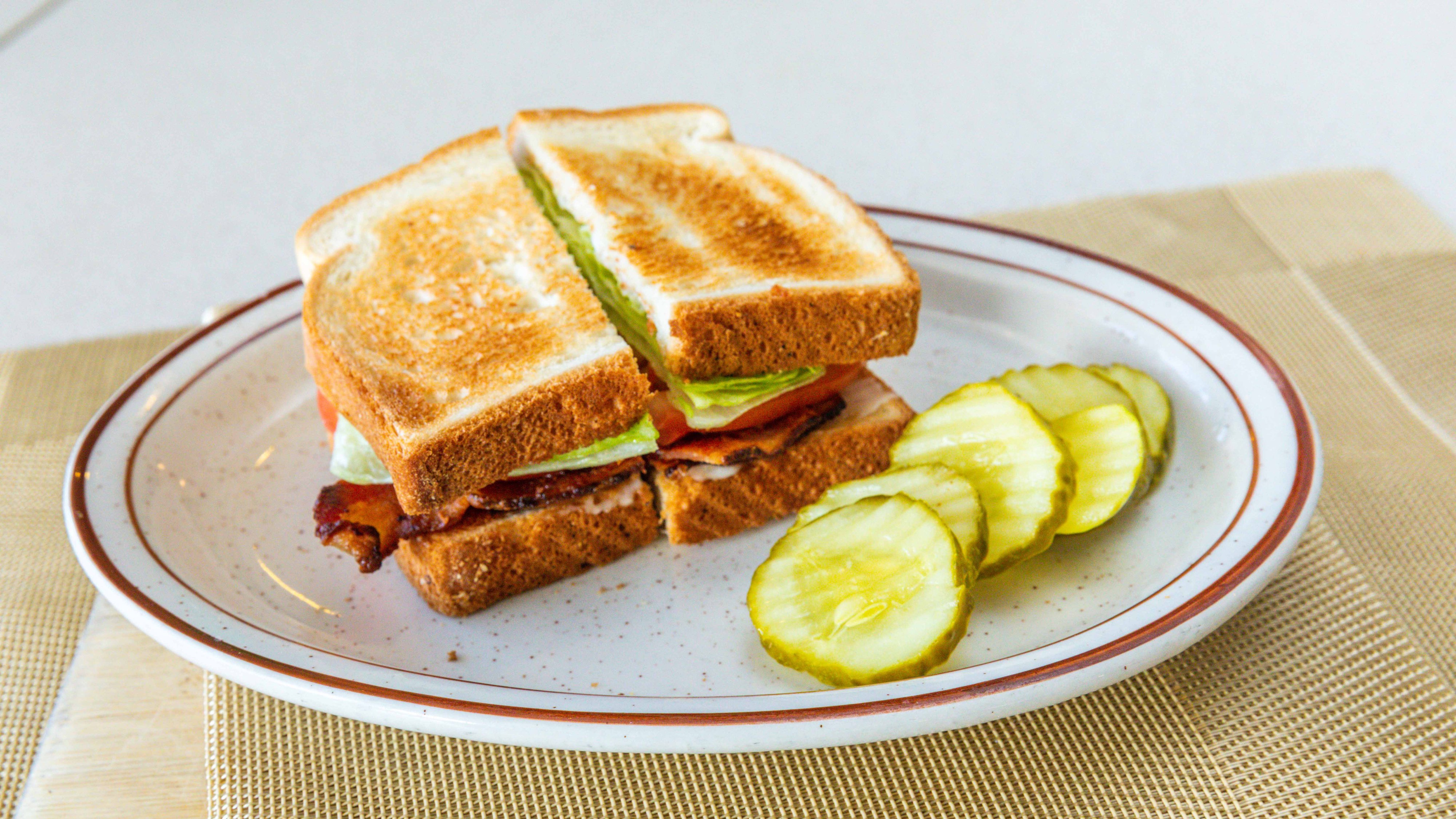 Bacon Lettuce and Tomato Pita