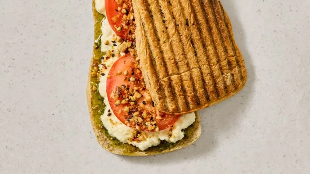Burrata tomat sandwich