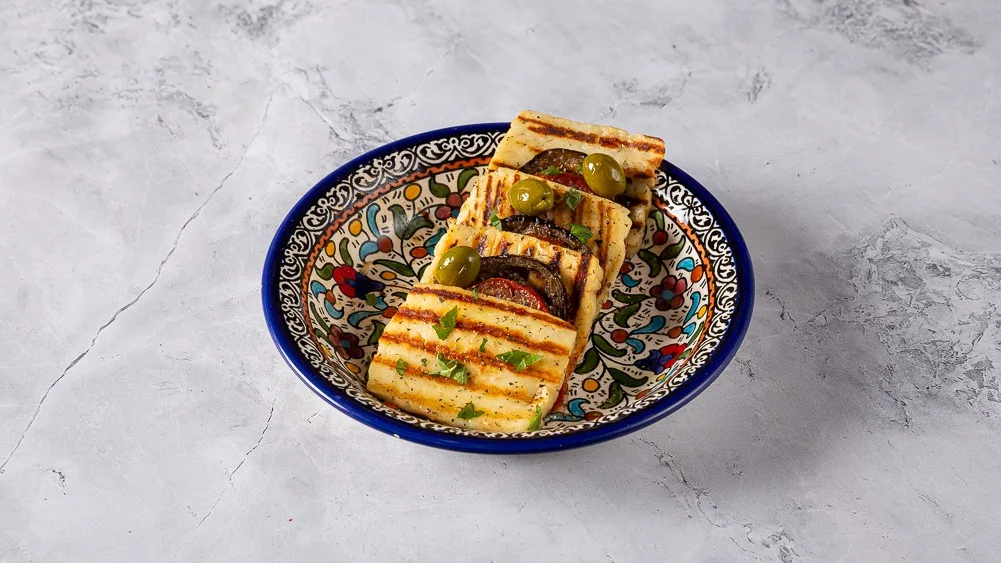 GRILLED CHEESE WITH EGGPLANT / GRILLEZET SAJT PADLIZSÁNNAL