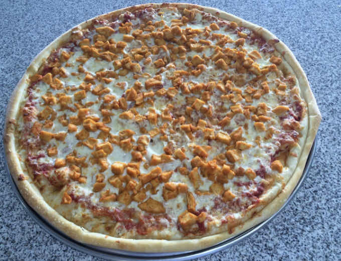 Buffalo Boneless Chicken Specialty Pizza