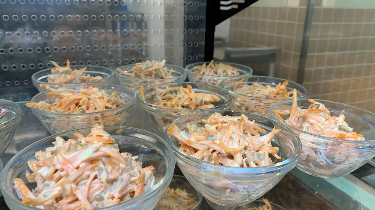 Porgandisalat seemnetega