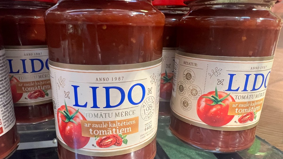 Tomatikaste päikesekuivatatud tomatitega