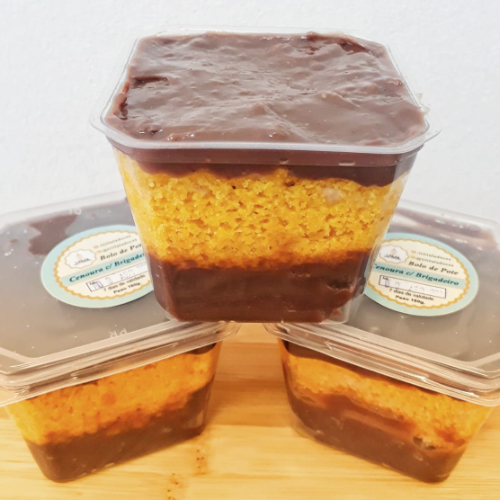 Bolo de Pote Bolo de Cenoura com Brigadeiro
