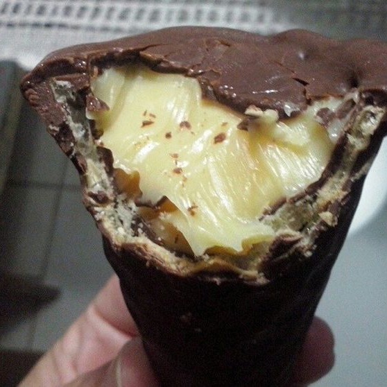 Cone Recheado (beijinho)