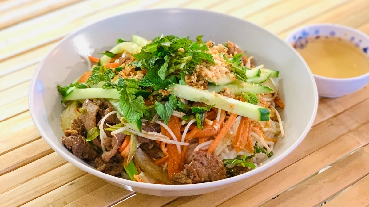 Bun Bo Xao Sa