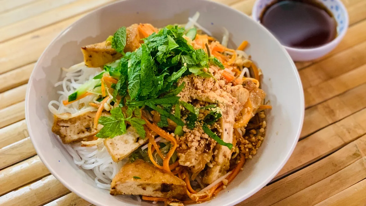 Bun Chay Xao Sa