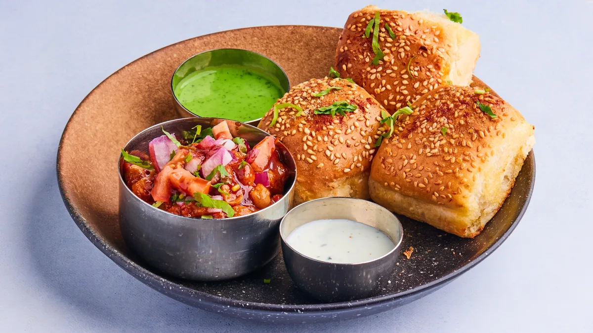 Chole Pav