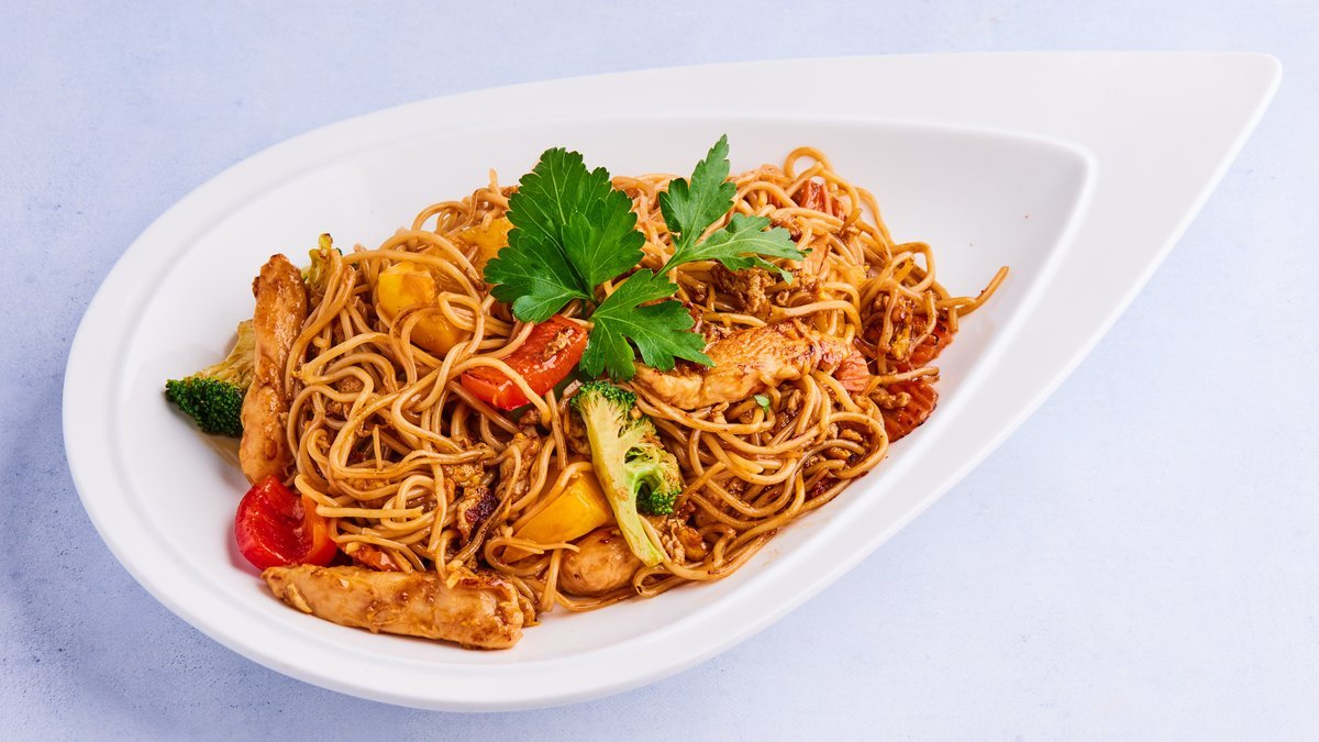 25. Mì Xào Thịt Heo Hẹ Cãn
