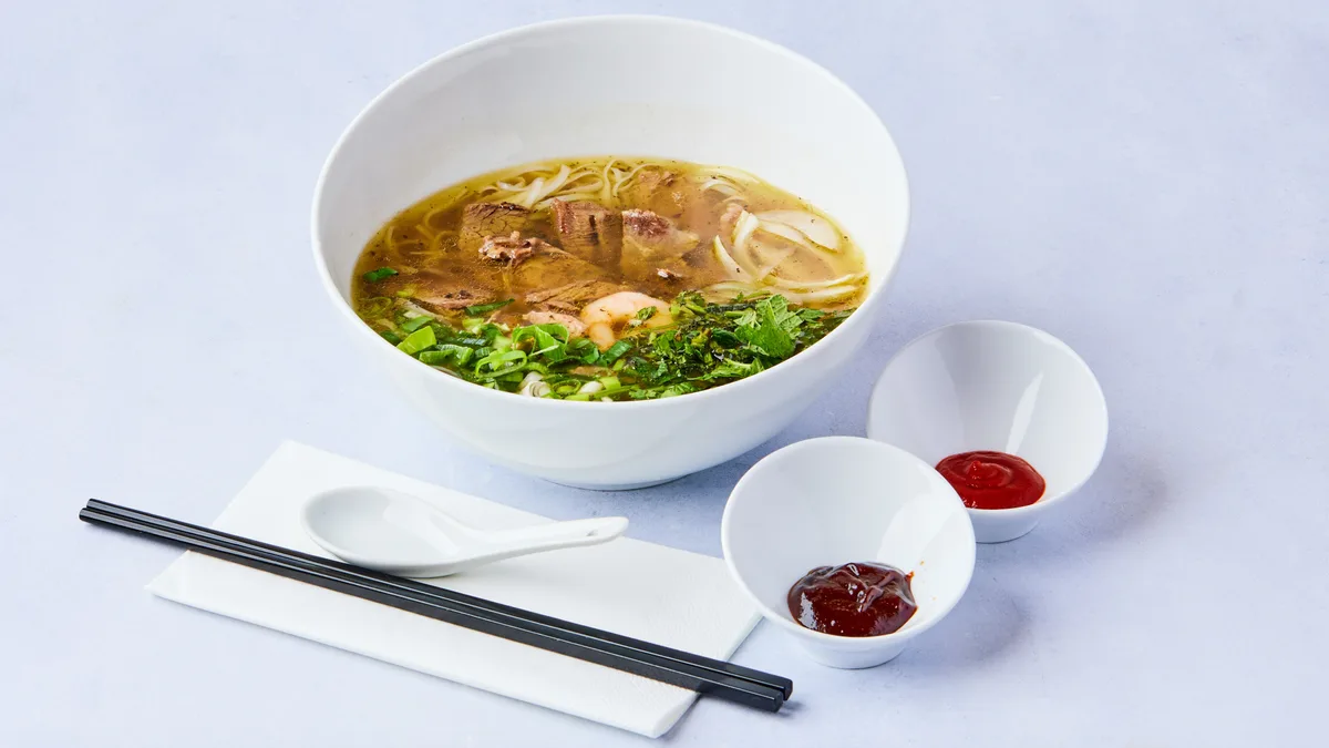 8. Phở Đặc Biệt