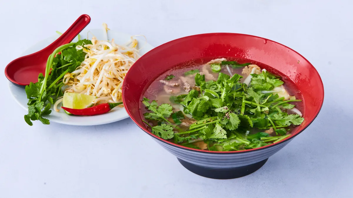 9. Phở Bò Tái