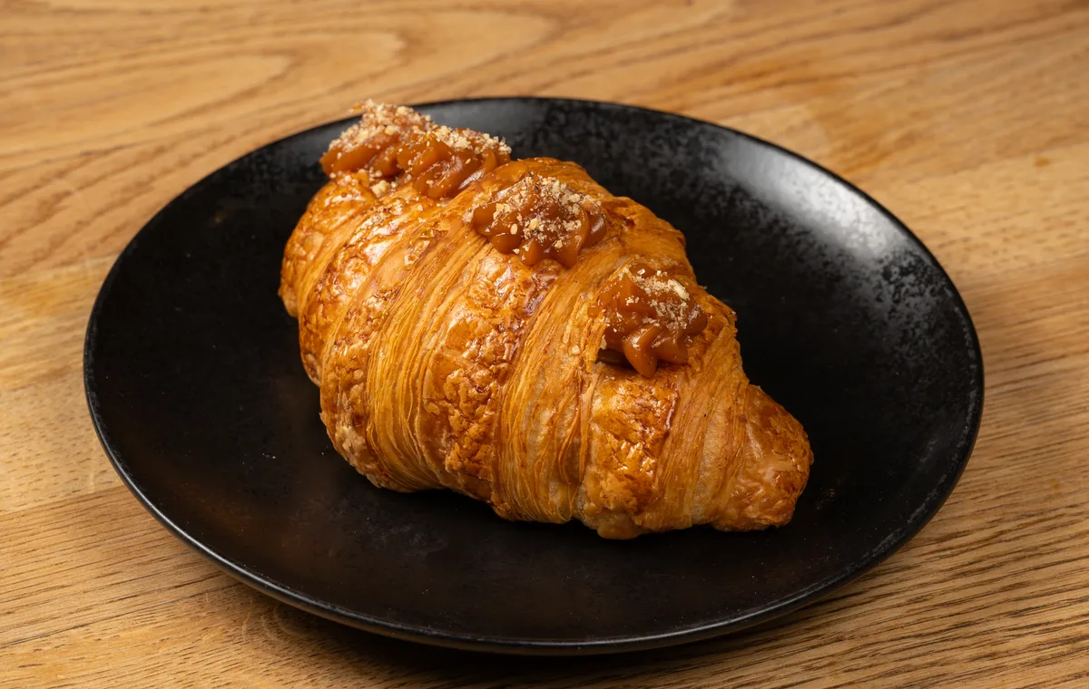 DOLCE DE LECHE CROISSANT