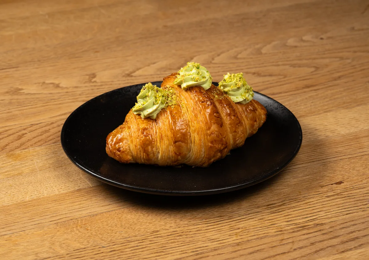 PISTACHIO CROISSANT