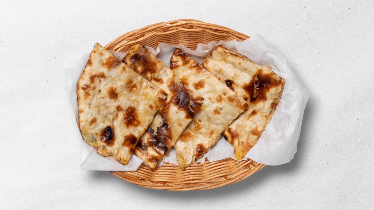 Paneer stuff kulcha