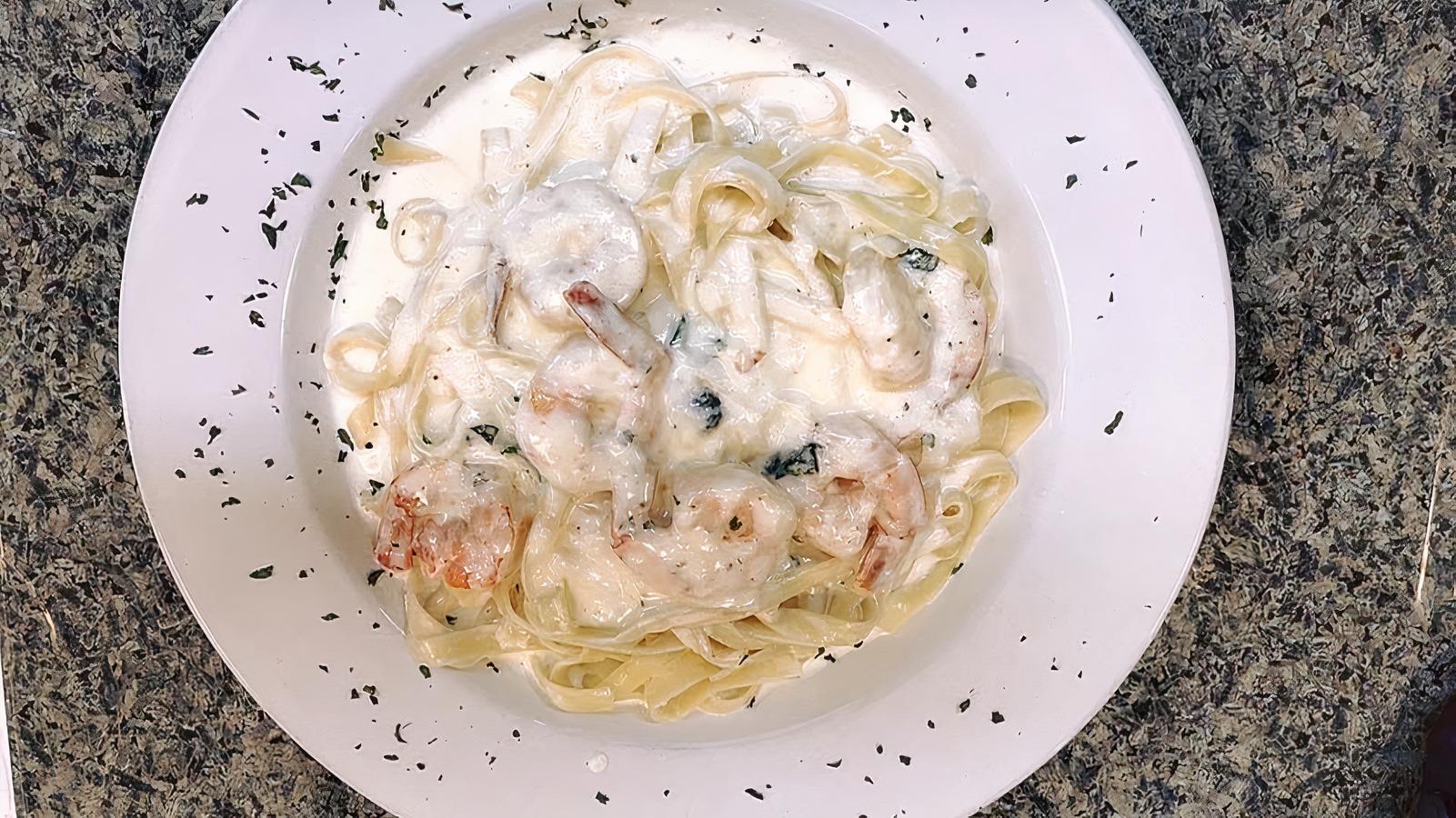 Fettuccine Alfredo