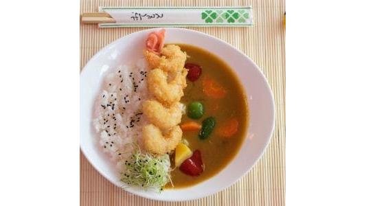 Curry cu creveți tempura