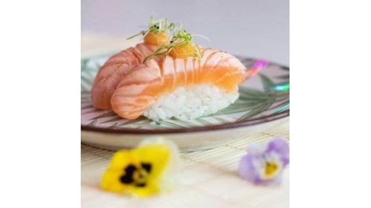 Nigiri somon flambat