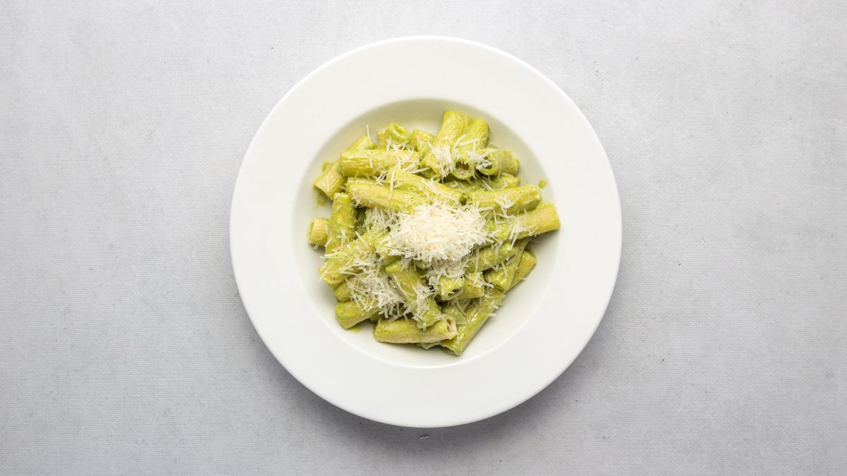 Pasta piletina i pesto sos