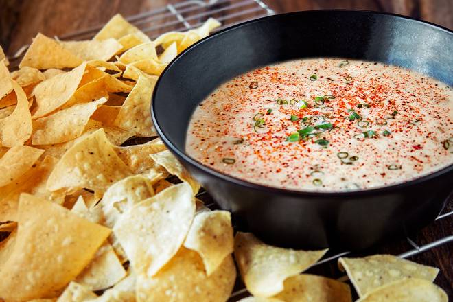 Party Pack Queso and Chips