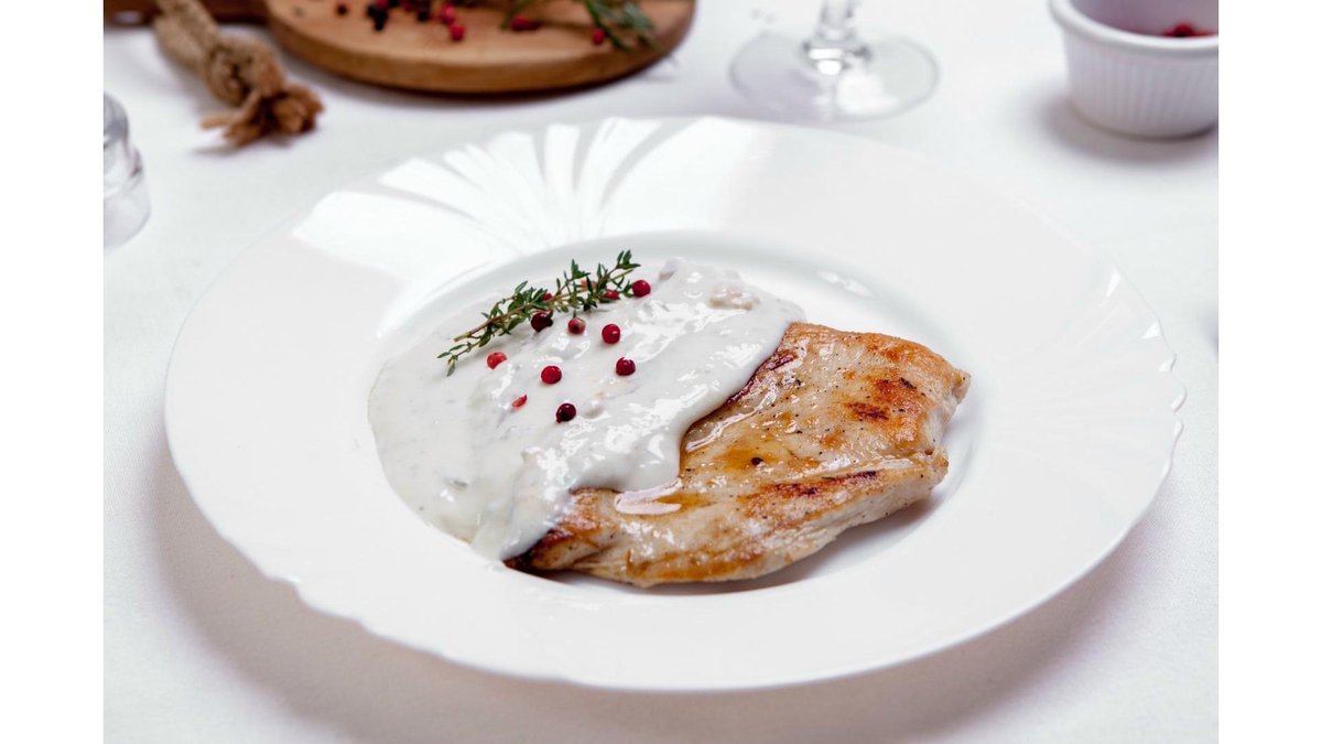 Pui în sos gorgonzola
