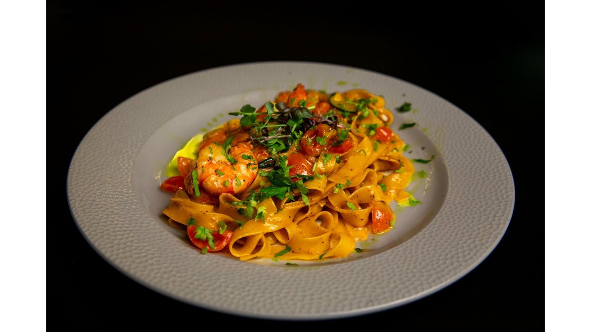 Tagliatelle cu creveți și zuchini