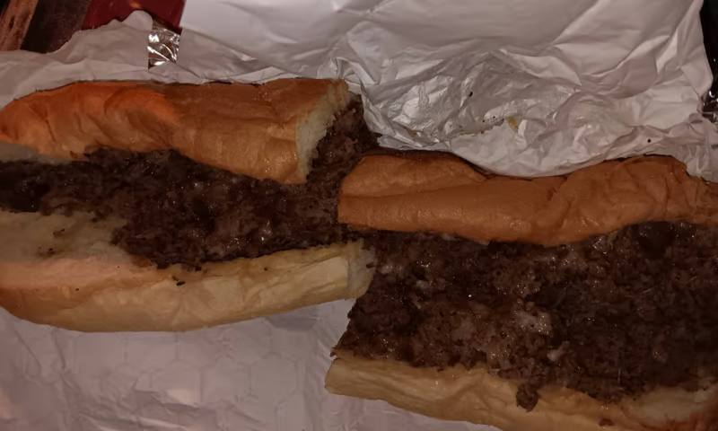 Steak and Cheese (10" Sub)