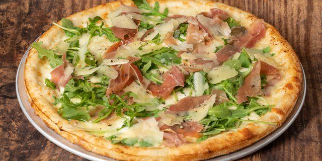 Prosciutto and Arugula Pizza