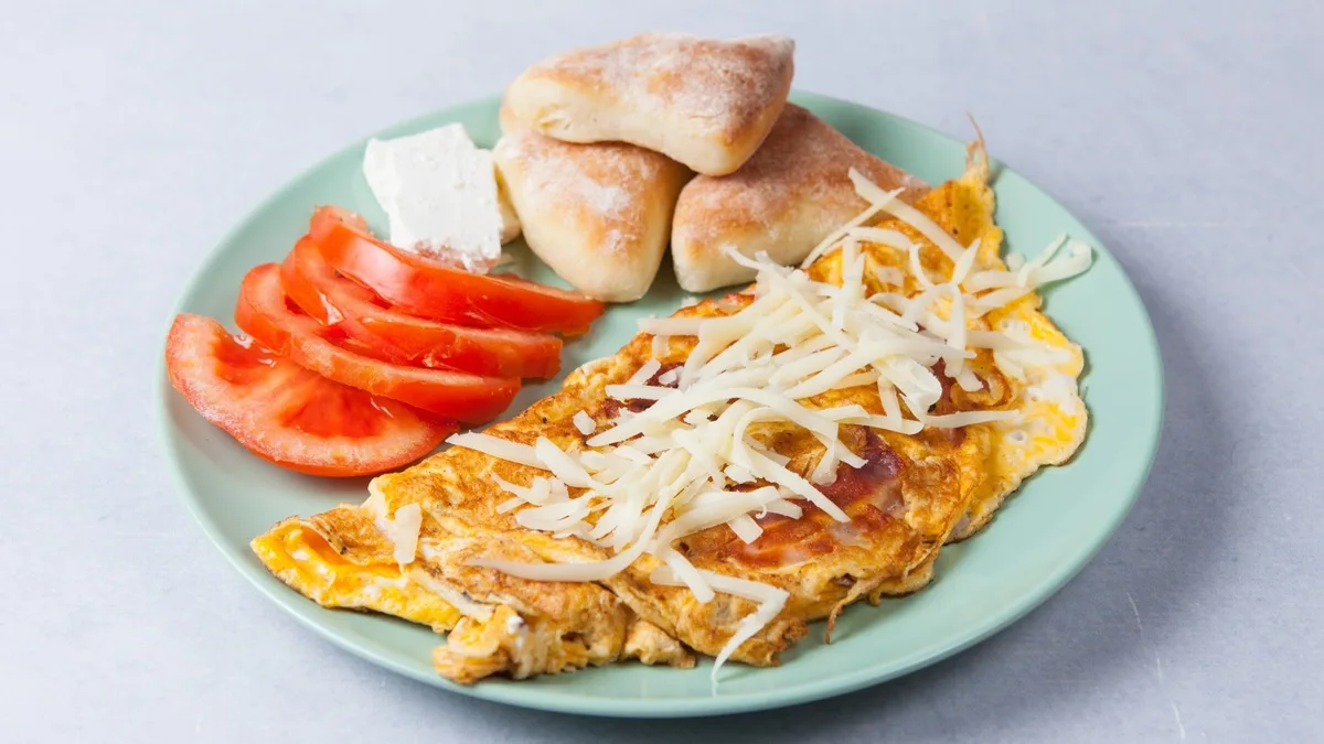 Omlet sa sirom
