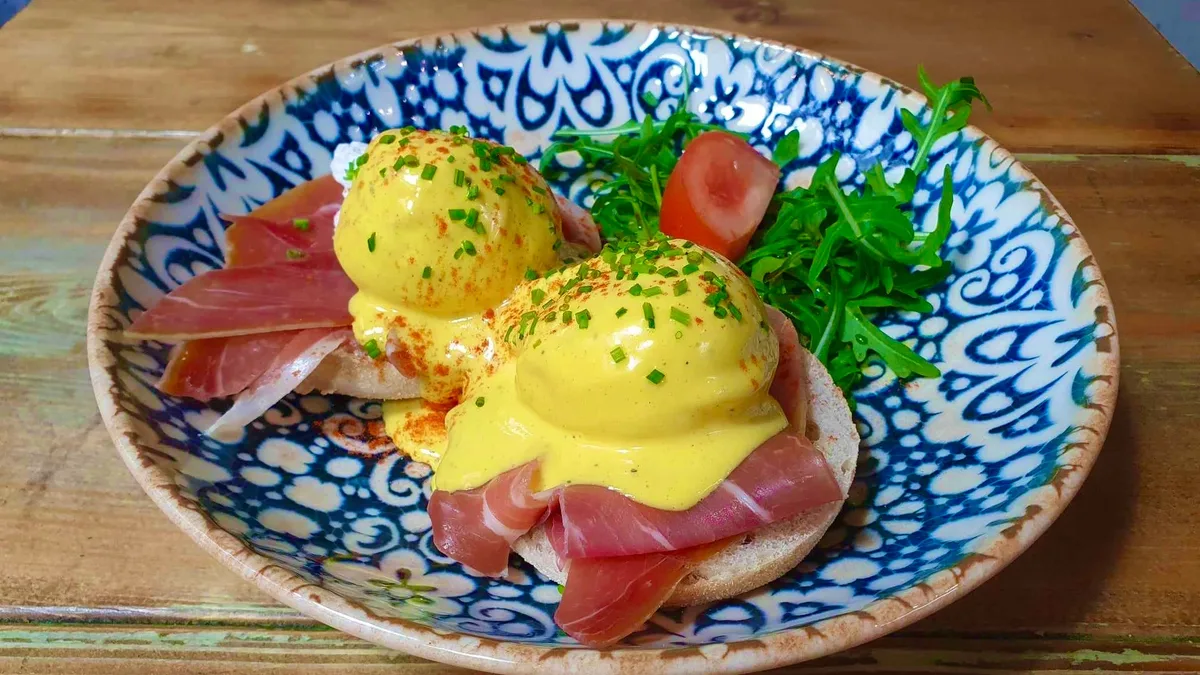 Eggs  Benedict