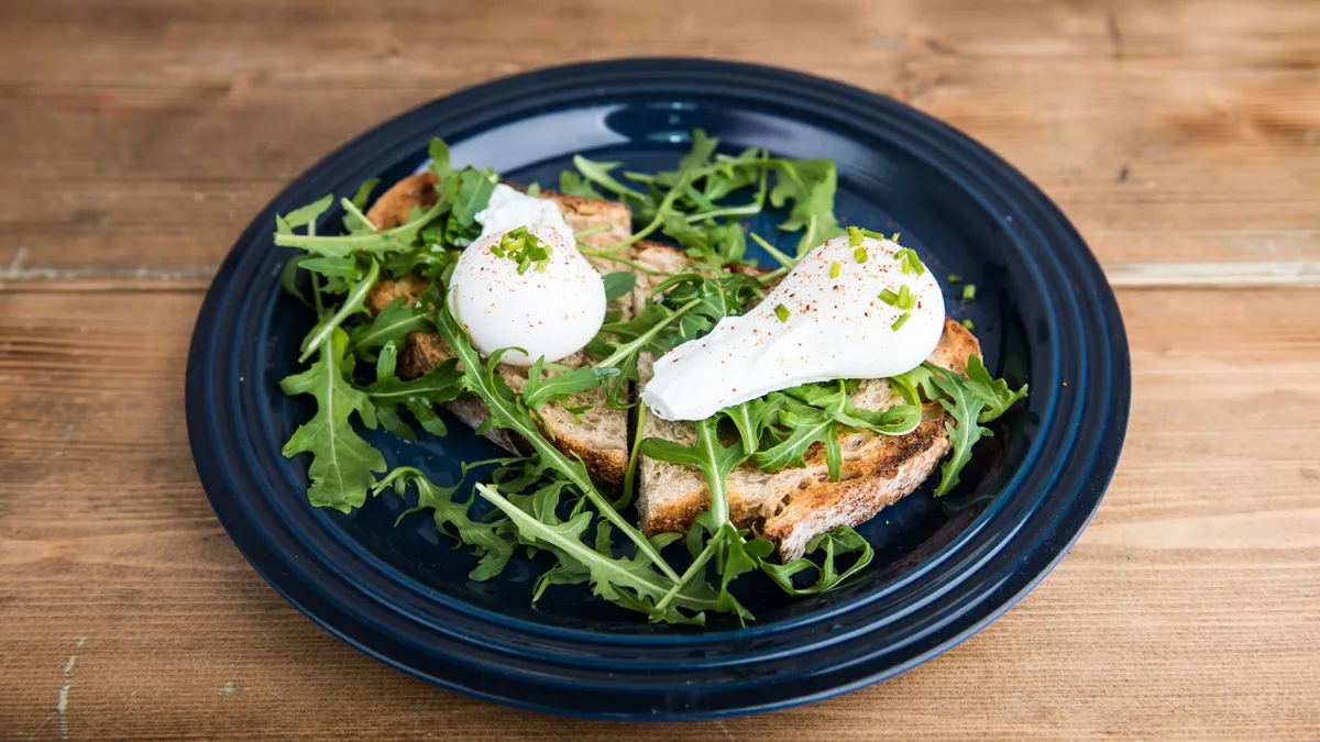 POACHED EGGS [2]