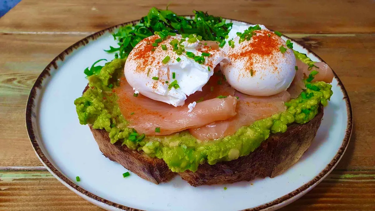 SMASHED AVOCADO with salmon