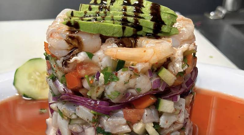 Seafood Tower (Torre de Mariscos)